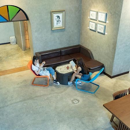 Third Rock Hostel Банкок Екстериор снимка