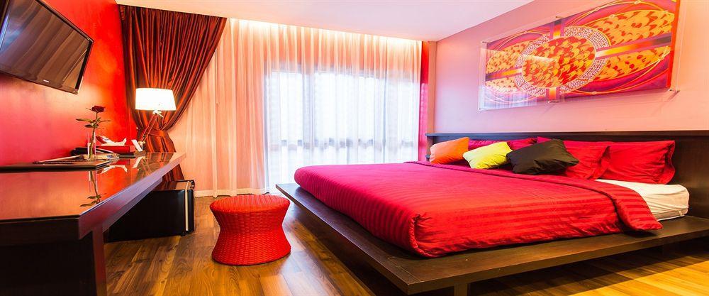Third Rock Hostel Банкок Екстериор снимка