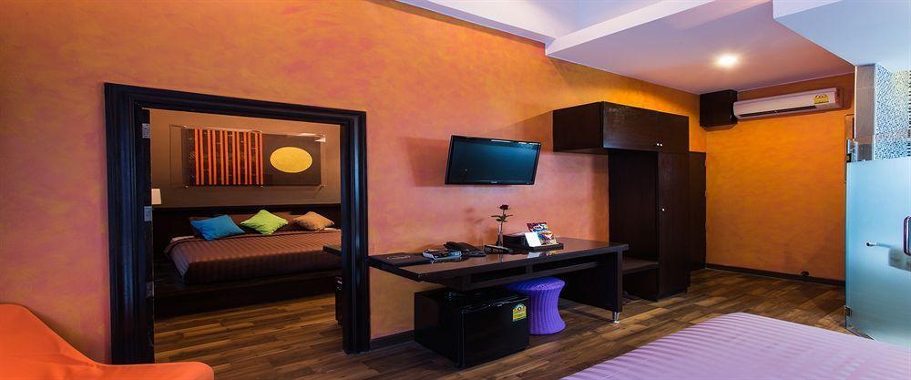 Third Rock Hostel Банкок Екстериор снимка