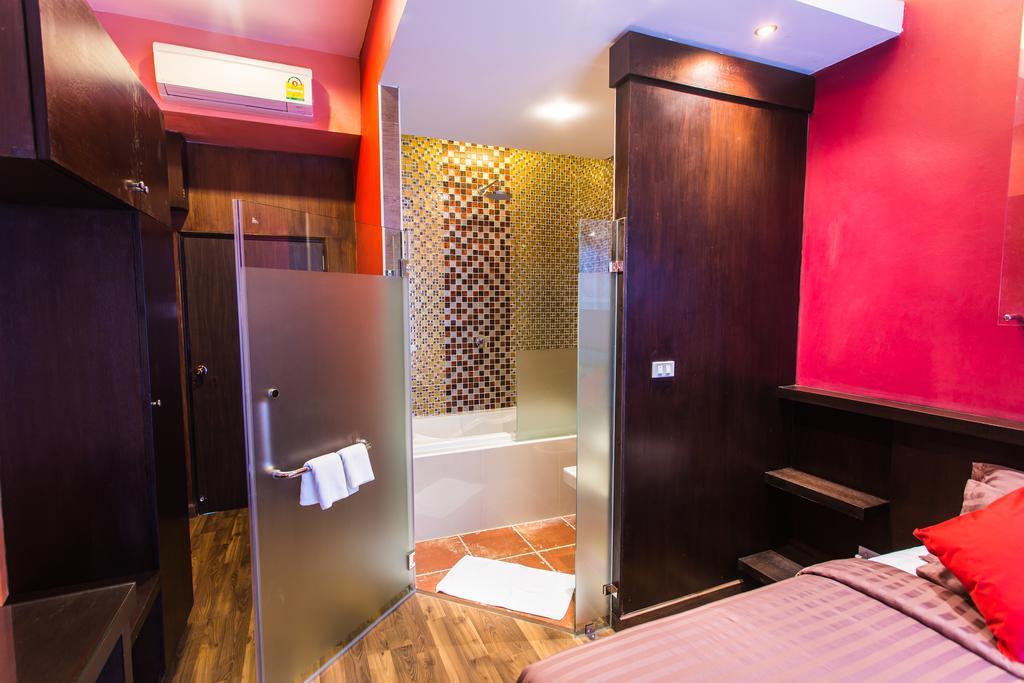 Third Rock Hostel Банкок Екстериор снимка