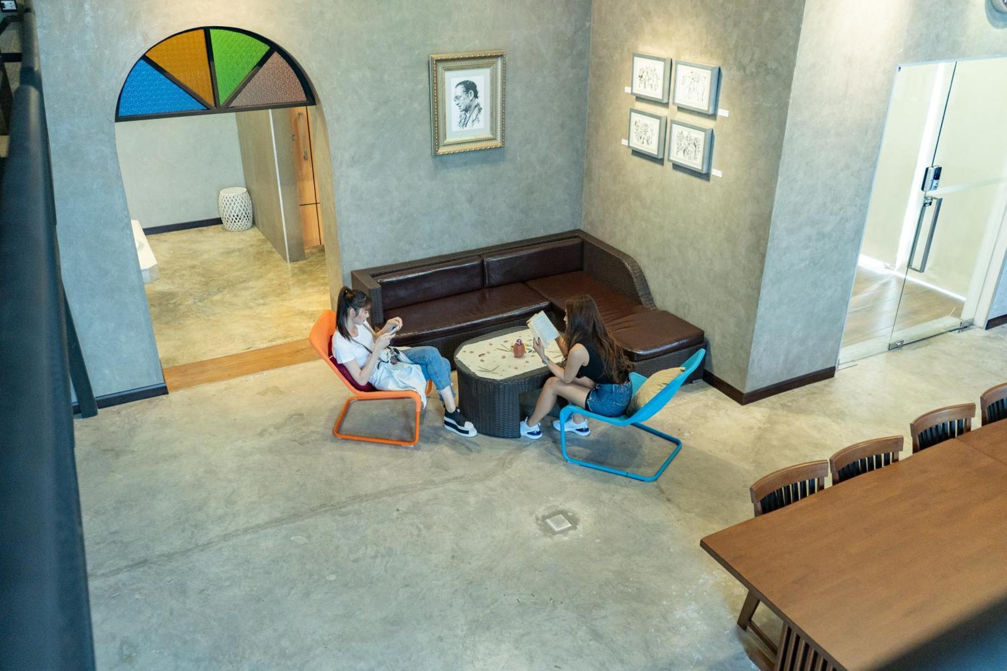 Third Rock Hostel Банкок Екстериор снимка