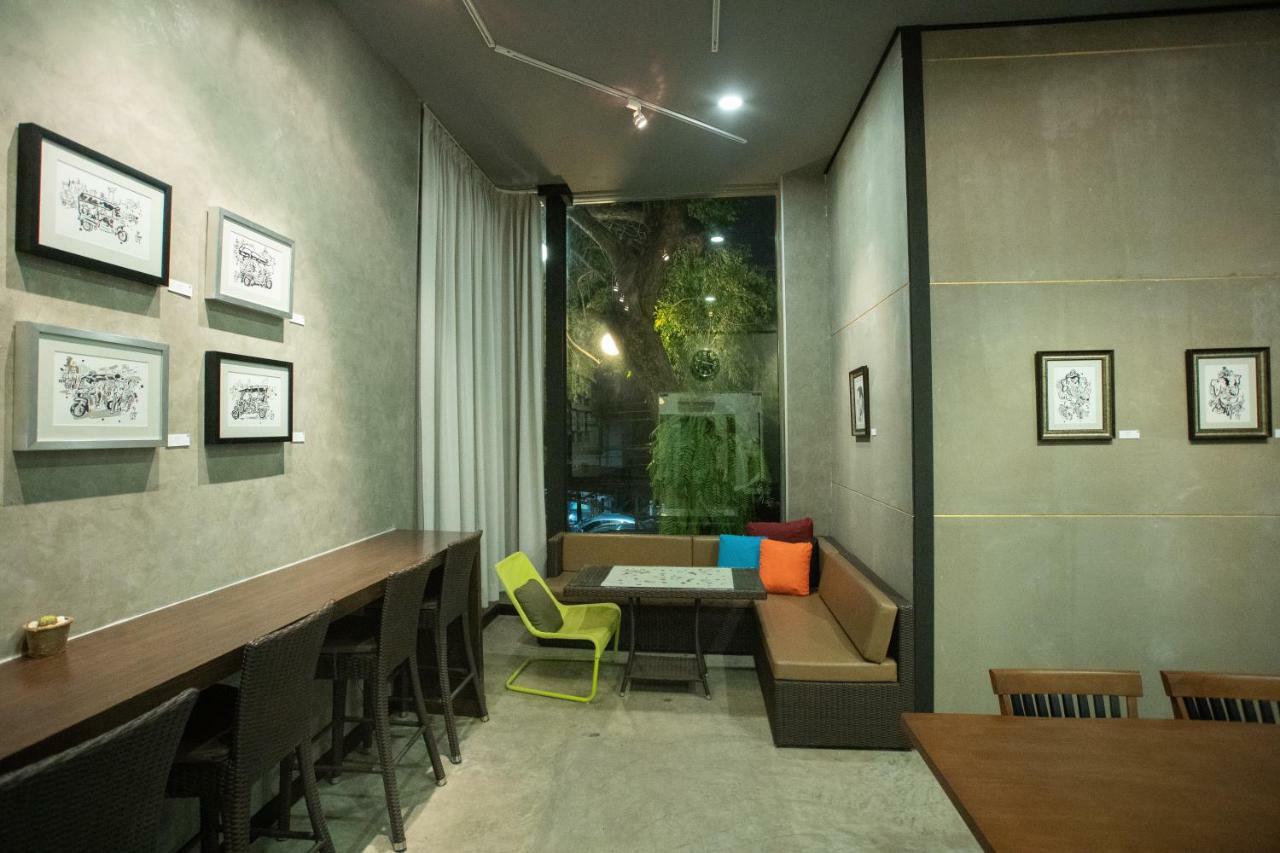 Third Rock Hostel Банкок Екстериор снимка