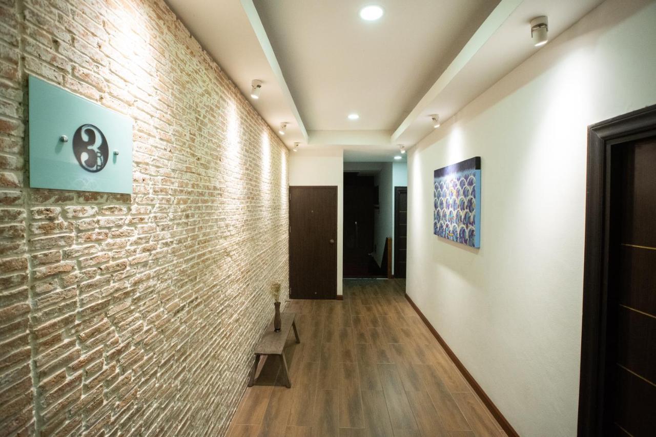 Third Rock Hostel Банкок Екстериор снимка